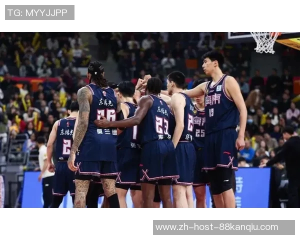 CBA联赛精彩对决北京队迎战青岛队争夺季后赛席位 CBA联赛精彩对决北京队迎战青岛队争夺季后赛席位